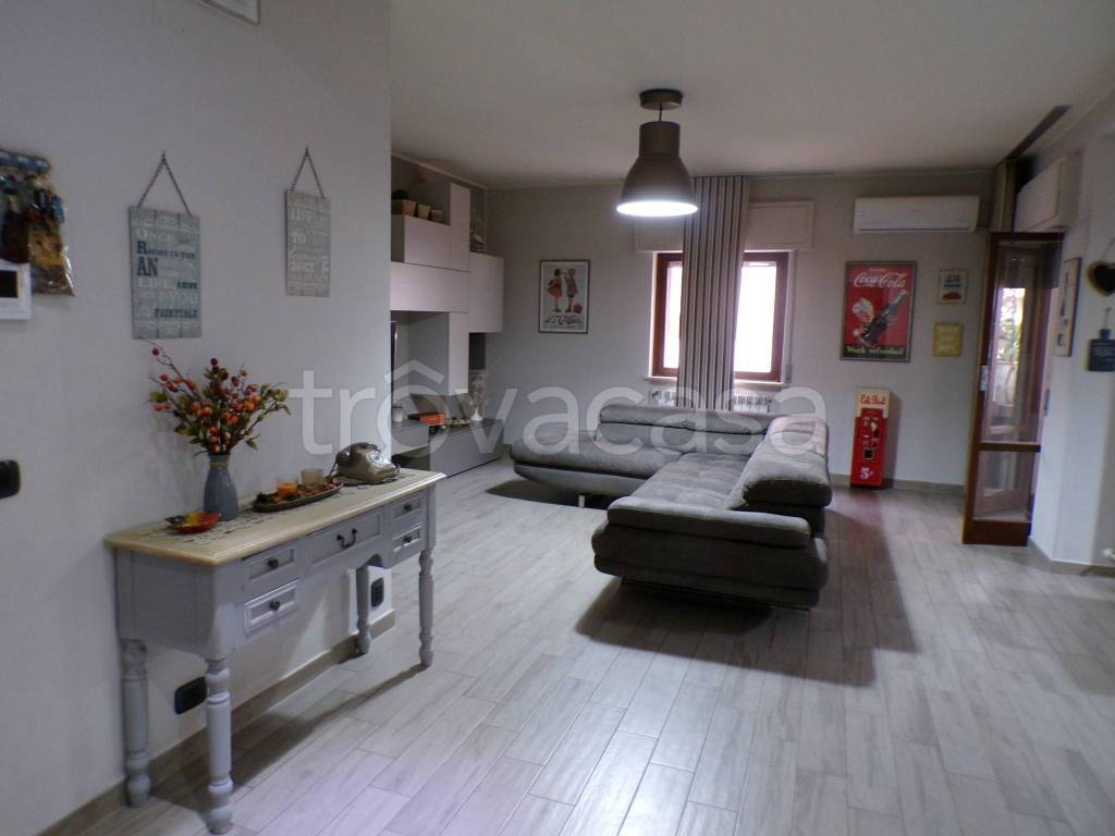 Appartamento in vendita a Reggio di Calabria contrada Livari Superiore, 42