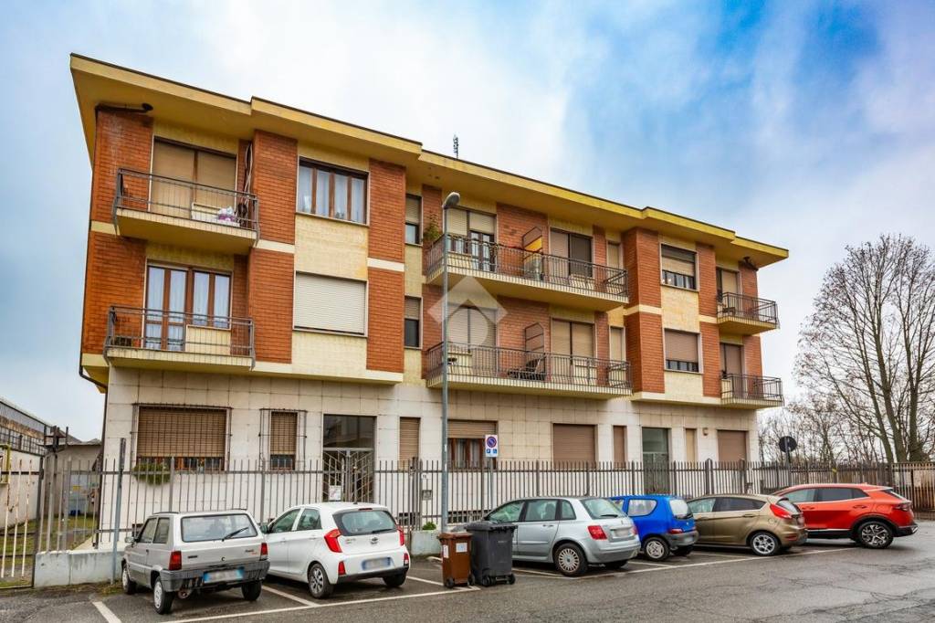 Appartamento in vendita a Beinasco via Venezia, 15