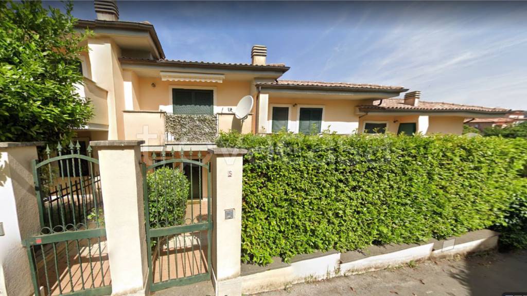 Villa a Schiera in vendita a Grottaferrata via del Casalaccio, 95