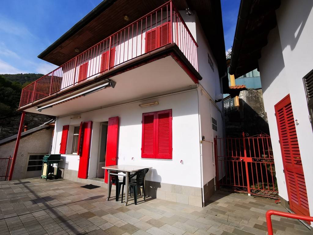Casa Indipendente in vendita a Casale Corte Cerro via Fontanello Sartorisio
