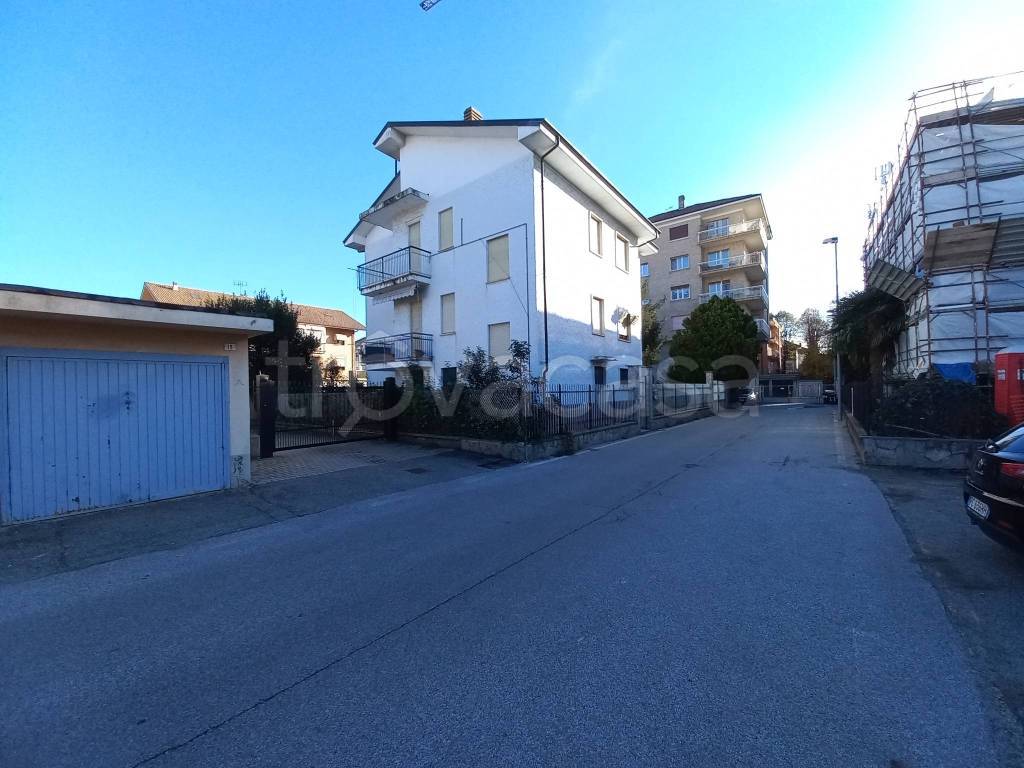 Villa Bifamiliare in vendita ad Alpignano via Cesare Battisti, 21
