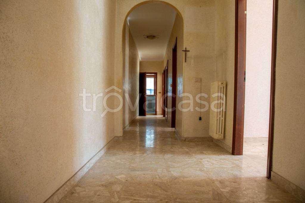 Appartamento in vendita a Ceglie Messapica via Caserta, 83