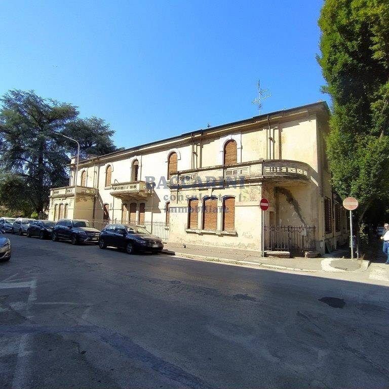 Casa Indipendente in vendita a Faenza via oriani, 49