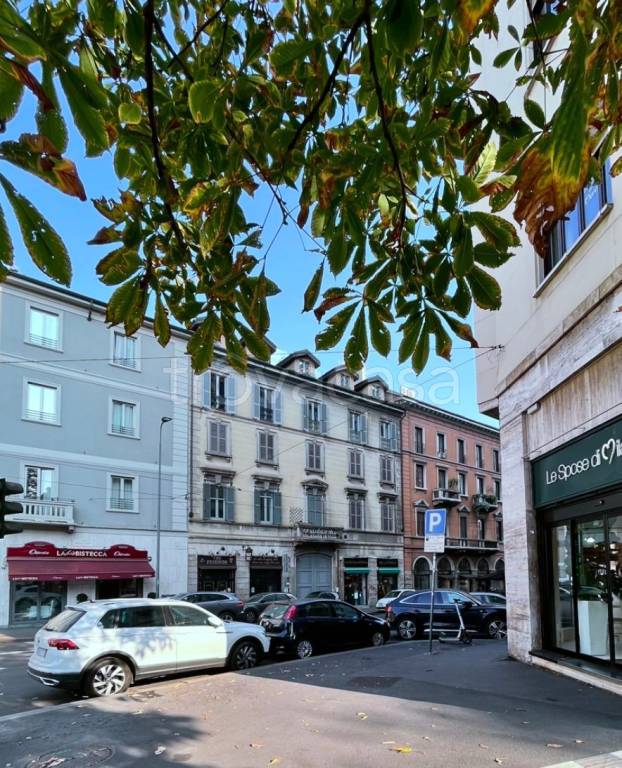 Appartamento in vendita a Milano viale Monte Santo, 12