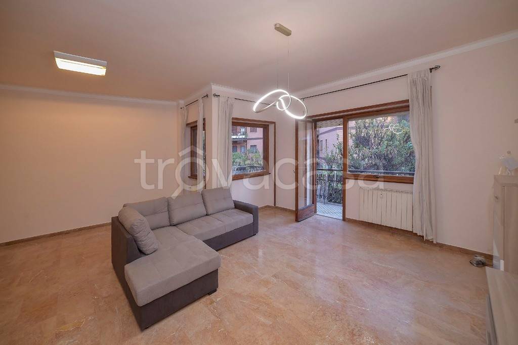 Appartamento in vendita a Roma via Flaminia, 648