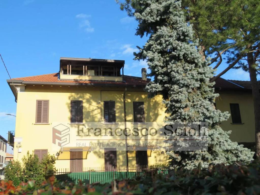 Appartamento in vendita a Saronno via Alessandro Volta