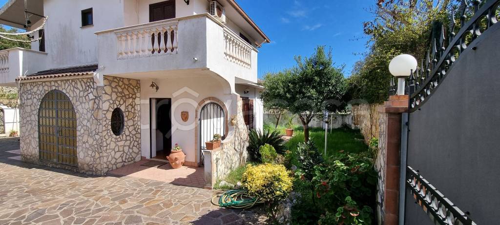 Villa in vendita a San Felice Circeo via Sabaudia, 146A