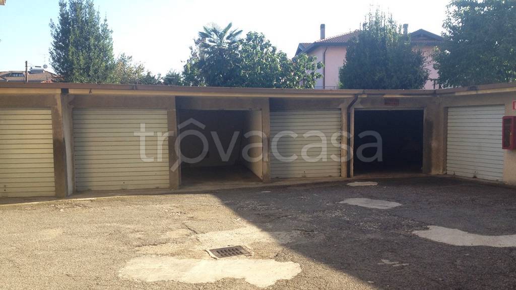 Garage in vendita a Borgomanero via Giacomo Matteotti, 43