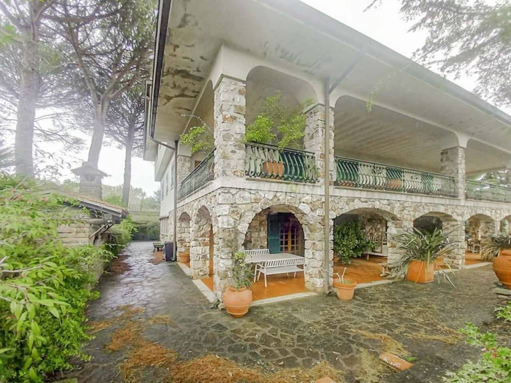 Villa Bifamiliare in vendita a Oriolo Romano via Molise