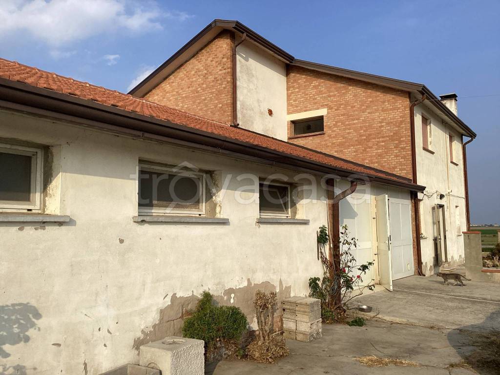 Villa in vendita a Porto Tolle via Giuseppe Garibaldi, 67