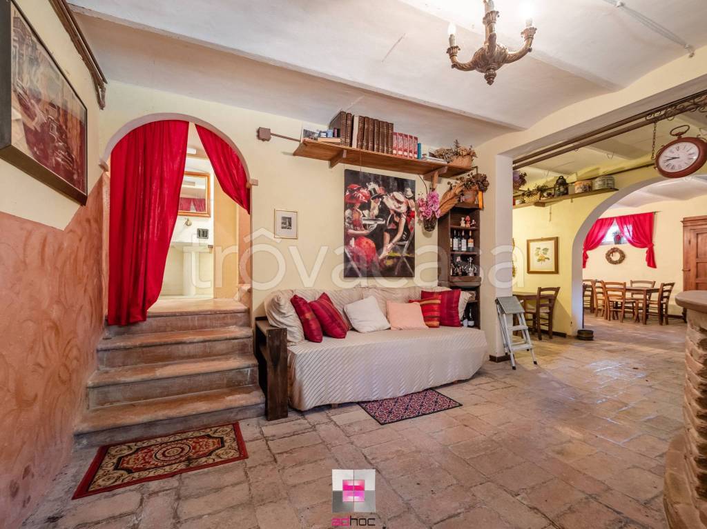 Villa in vendita a Mondavio via Dante Alighieri, 16