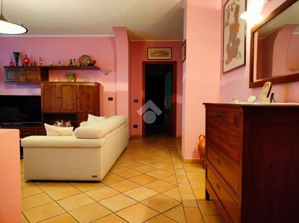 Appartamento in vendita a Cesano Boscone via dei Salici