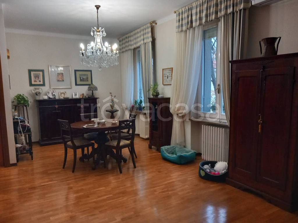 Appartamento in vendita a Pesaro viale Fratelli Rosselli