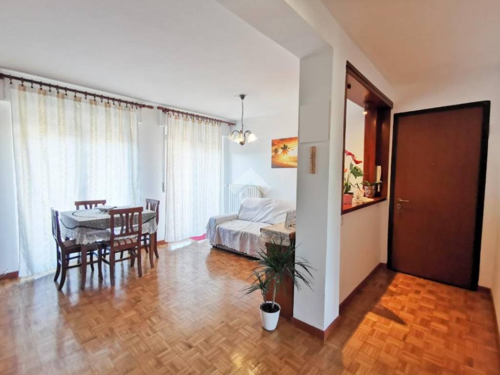 Appartamento in vendita a Induno Olona via Vela