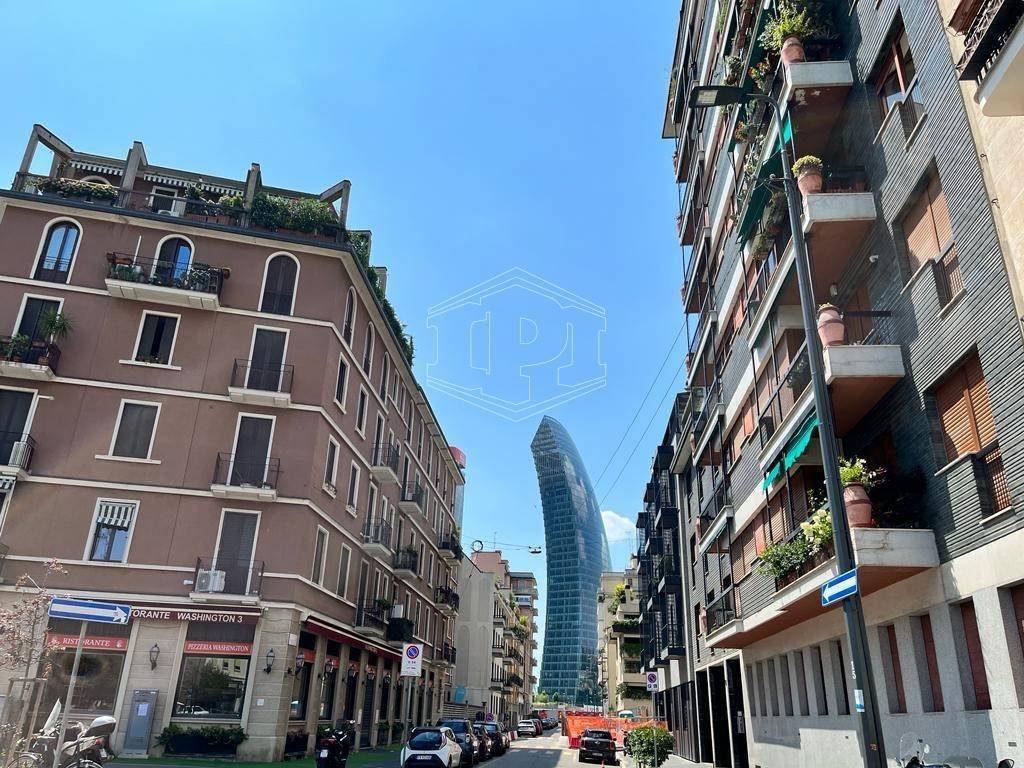 Appartamento in vendita a Milano via Giovanni Da Procida, 5