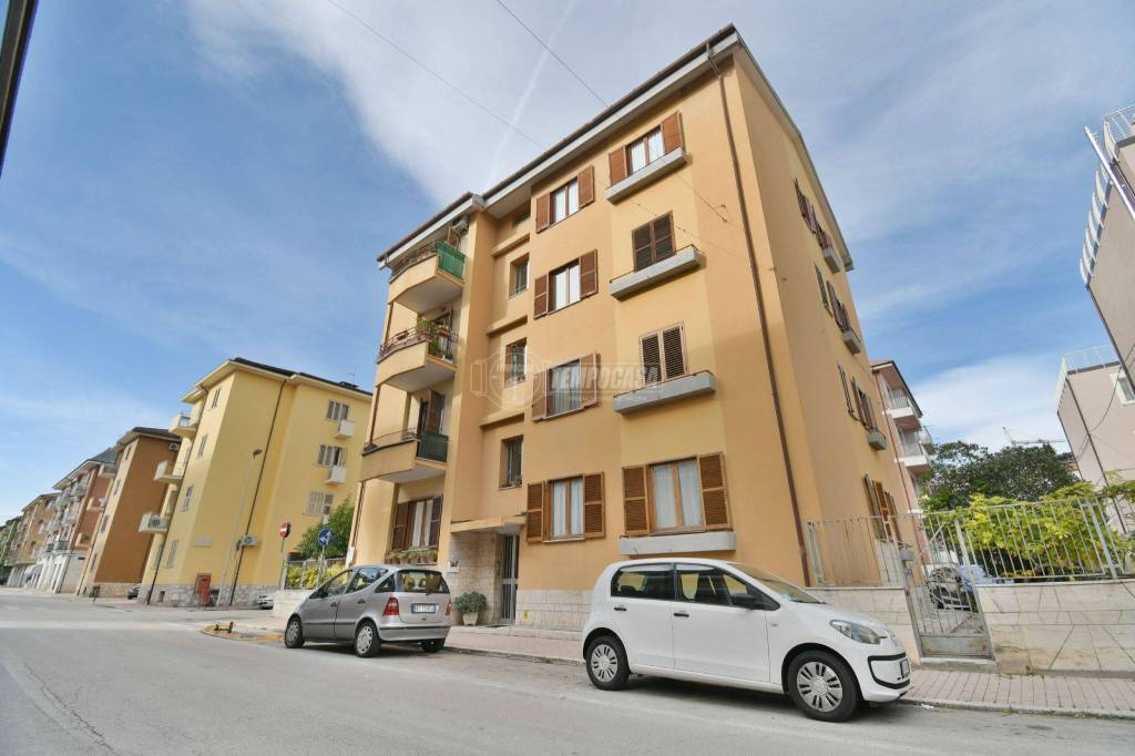 Appartamento in vendita ad Ascoli Piceno via Giuseppe Verdi 24