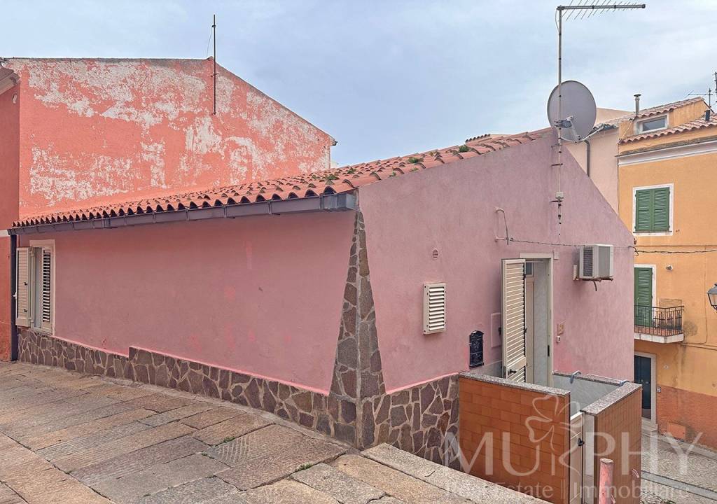 Appartamento in vendita a La Maddalena via Montebello, 12