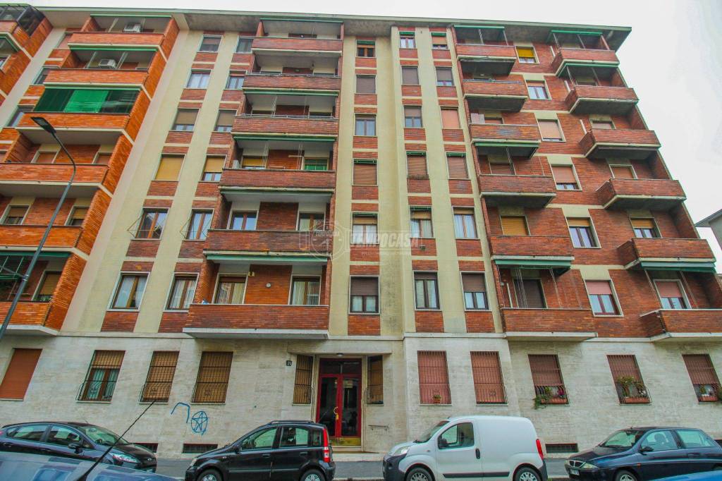 Appartamento in vendita a Milano via Francesco Martinengo 24