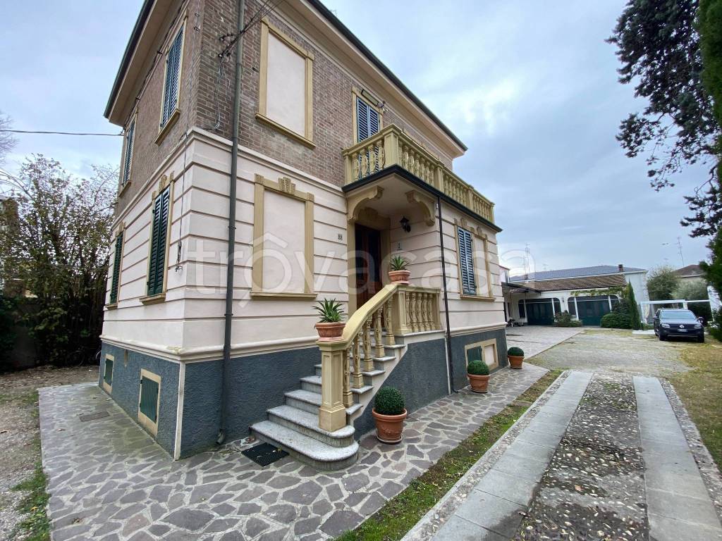 Villa Bifamiliare in vendita a Mirandola