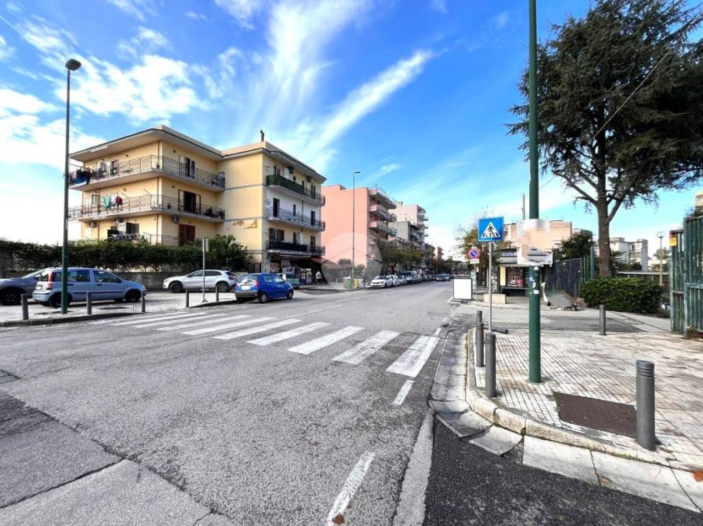 Appartamento in vendita a Napoli via Bartolo Longo, 91
