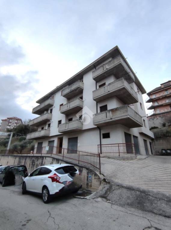 Appartamento in vendita a Folignano viale Genova, 48