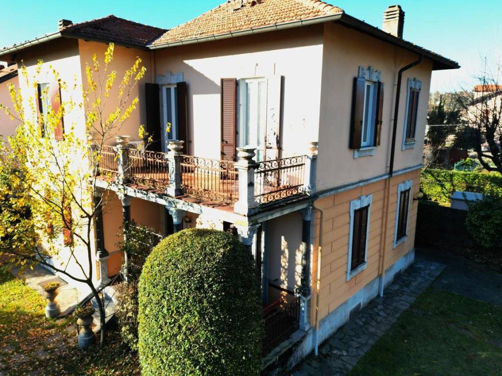 Villa in vendita a Malnate via ravina, 10