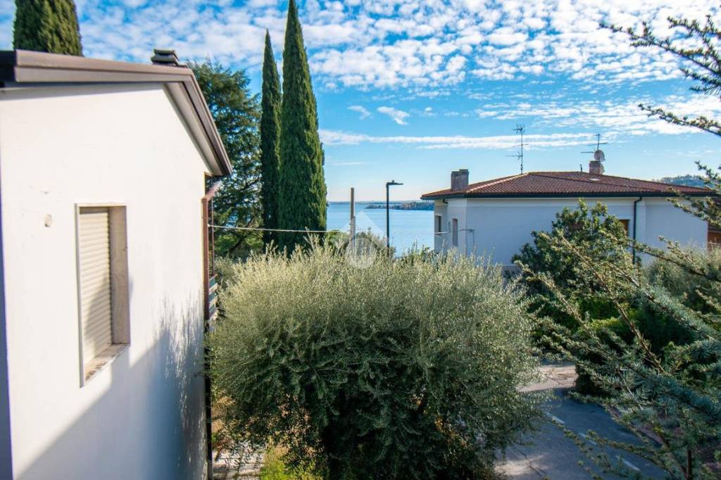 Villa in vendita a Padenghe sul Garda via Piave