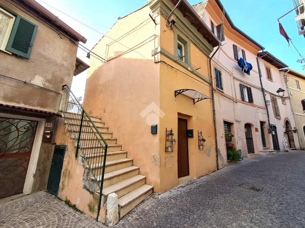 Casa Indipendente in vendita a Rignano Flaminio via Camillo Benso Conte di Cavour, 18