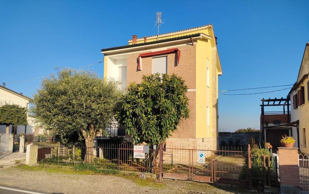 Villa in vendita a Ferrara via della Crispa