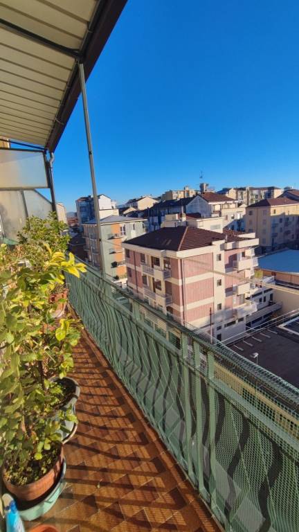 Appartamento in vendita a Torino via Nicomede Bianchi, 28