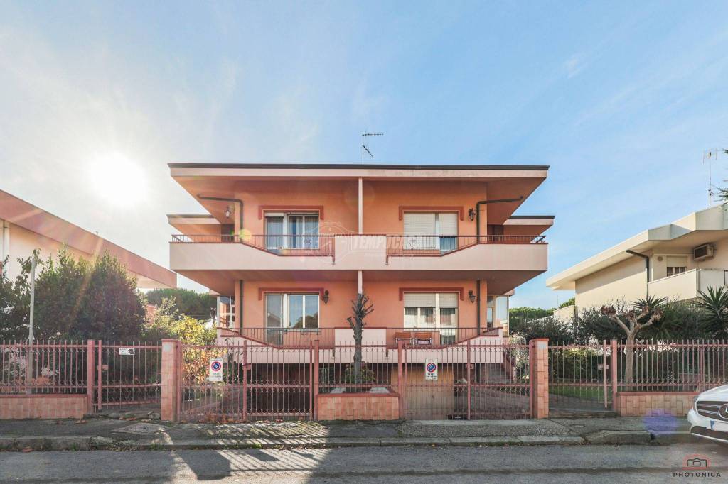 Casa Indipendente in vendita a Riccione viale Ettore Majorana