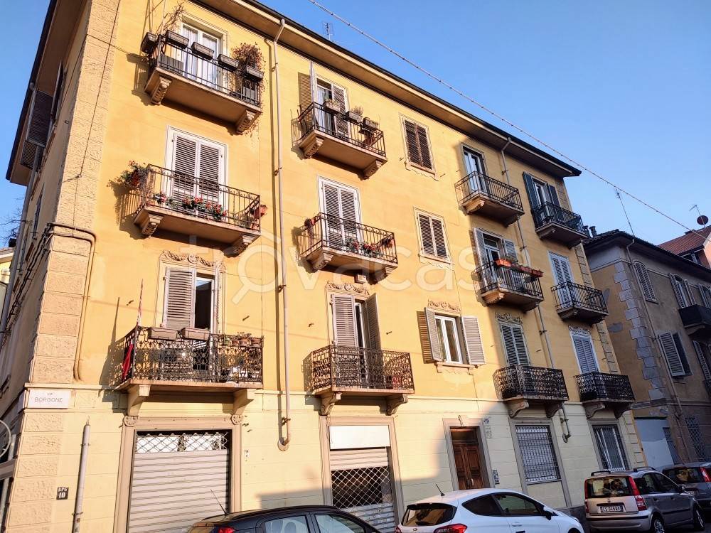 Appartamento in vendita a Torino via Borgone, 19