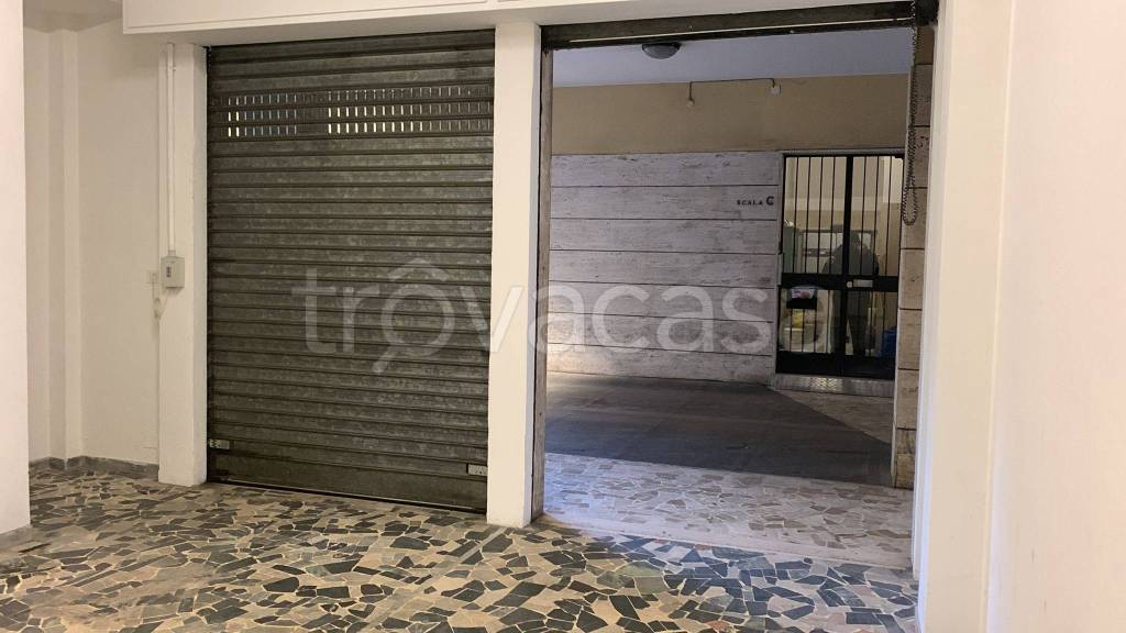 Garage in affitto a Modena corso Camillo Benso di Cavour
