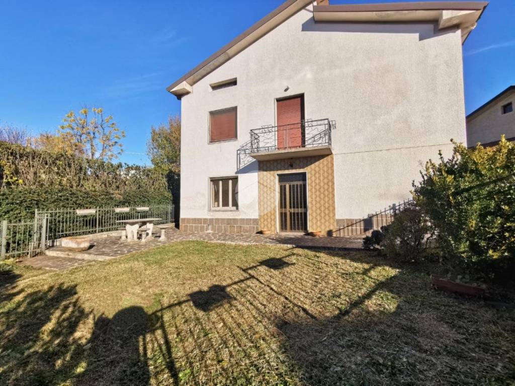 Appartamento in vendita a Palazzolo sull'Oglio via Gavazzolo, 17