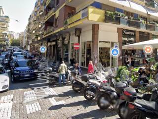 Negozio in affitto a napoli via massimo stanzione