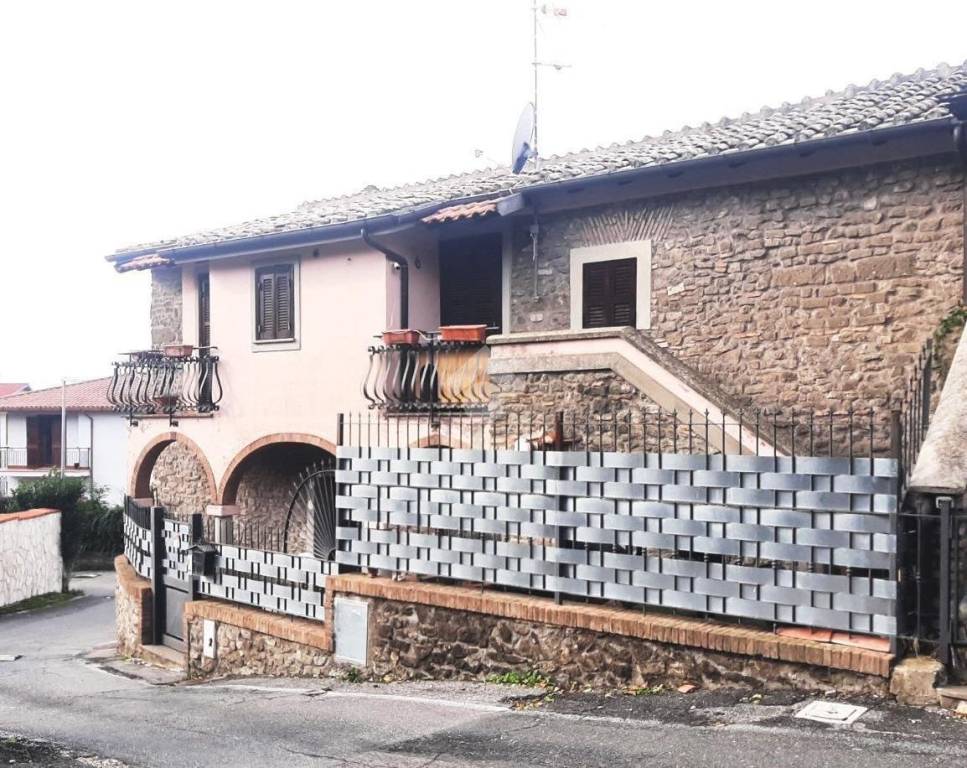 Casa Indipendente in vendita ad Albano Laziale vicolo della Maddalena, 27