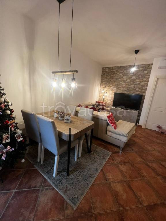 Appartamento in vendita a Reggio nell'Emilia via Iacopo Sannazaro, 49