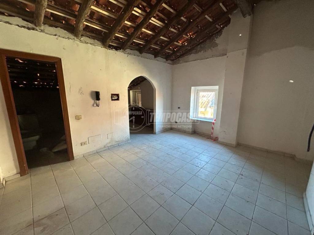 Appartamento in vendita a Rovellasca via Camillo Benso conte di Cavour 42