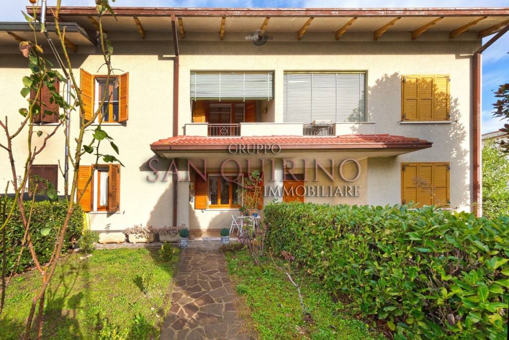 Villa a Schiera in vendita a Luzzara via Cervi, 5