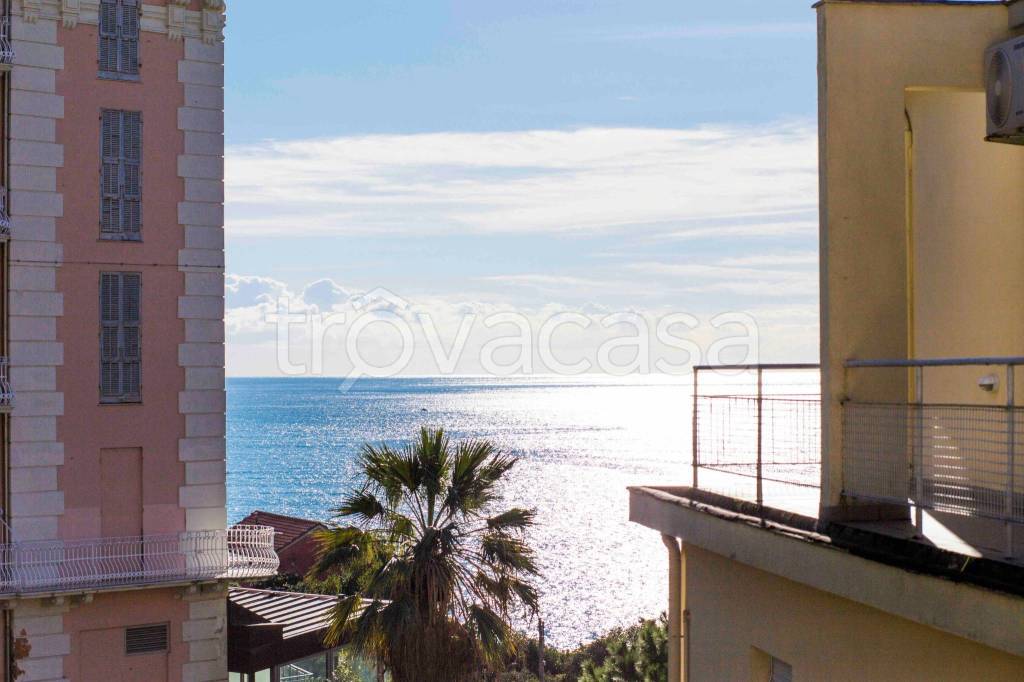Appartamento in vendita a Rapallo via Punta Seglio