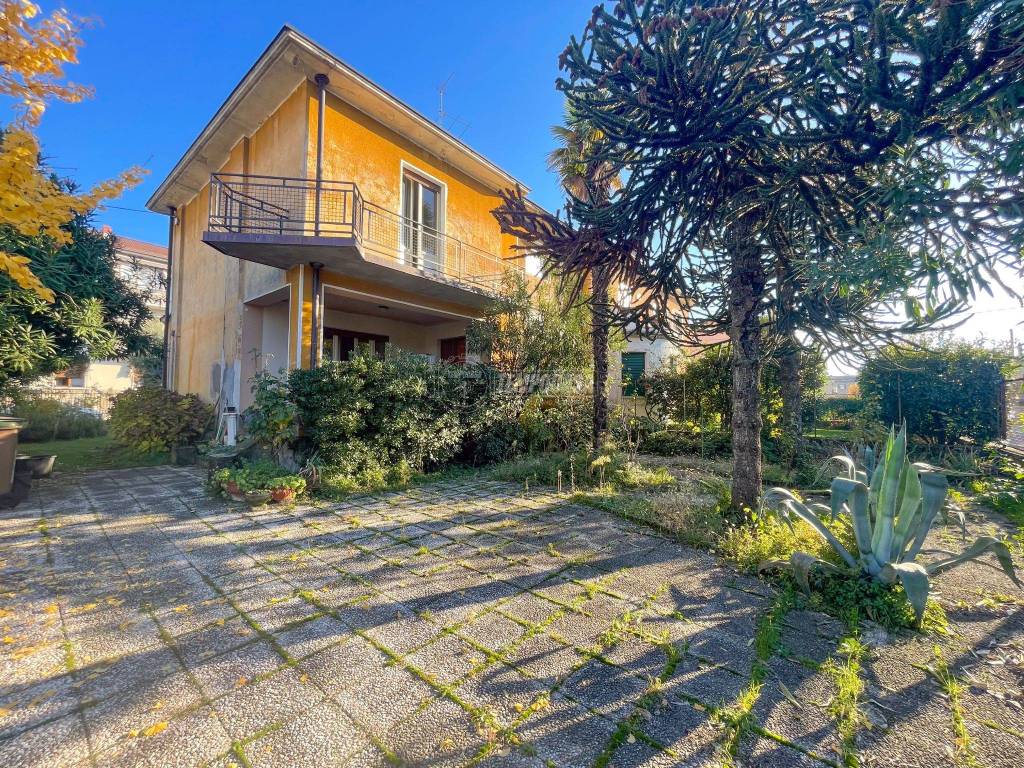 Villa a Schiera in vendita a Palazzolo sull'Oglio via San Rocco 9