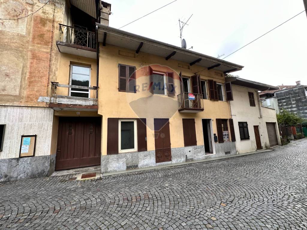 Casa Indipendente in vendita a Coggiola via g. Mazzini, 80