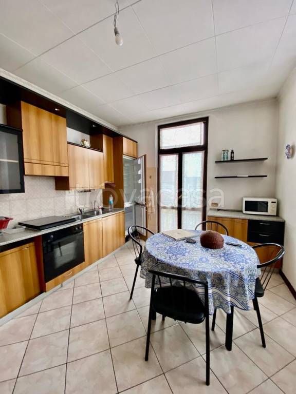 Appartamento in vendita a Cadorago via Camillo Benso di Cavour