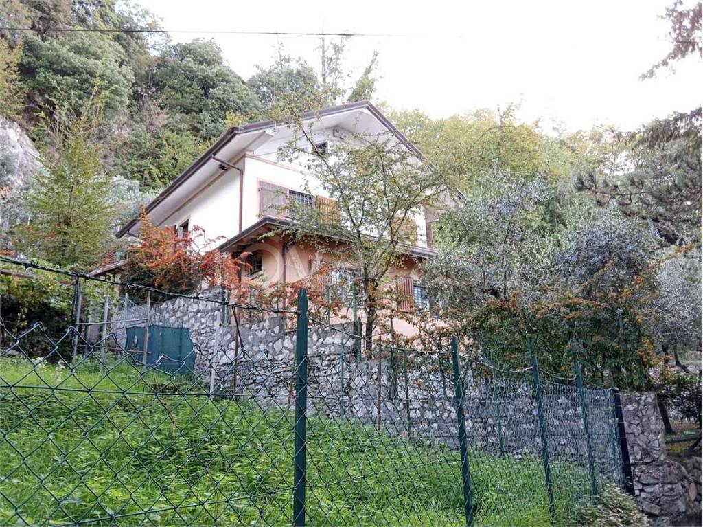 Casa Indipendente in vendita a Massa via santissima annunziata
