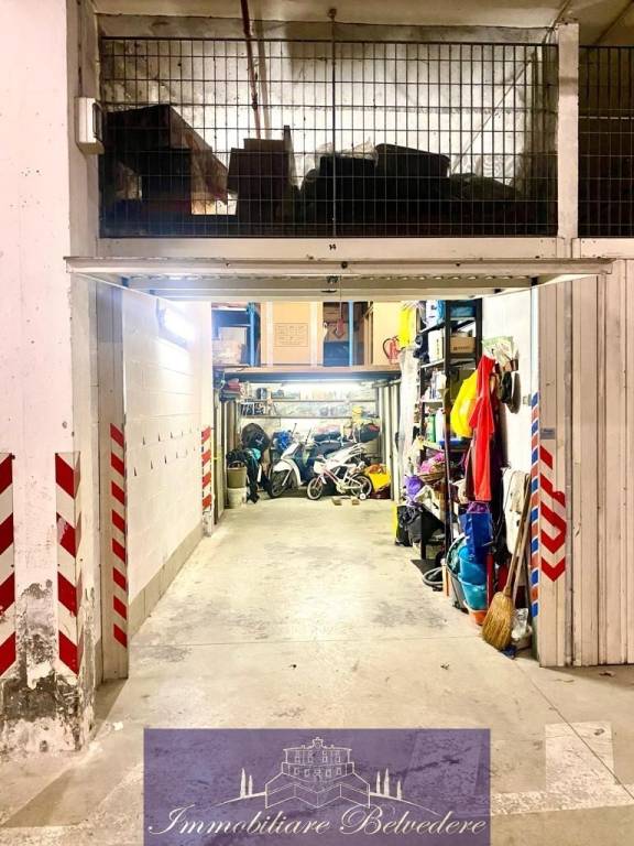 Garage in vendita a Firenze piazza Puccini
