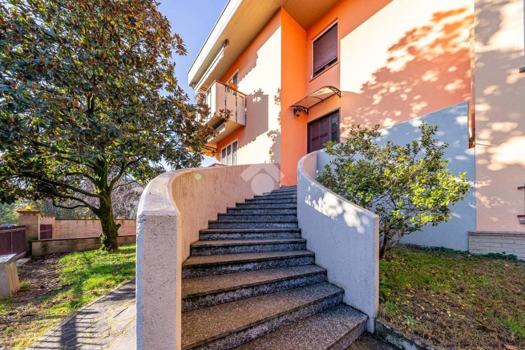 Villa Bifamiliare in vendita a Parma str. Naviglia, 50