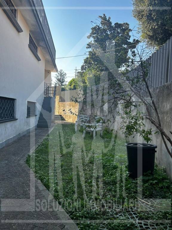 Villa in vendita a Napoli via Nazareth