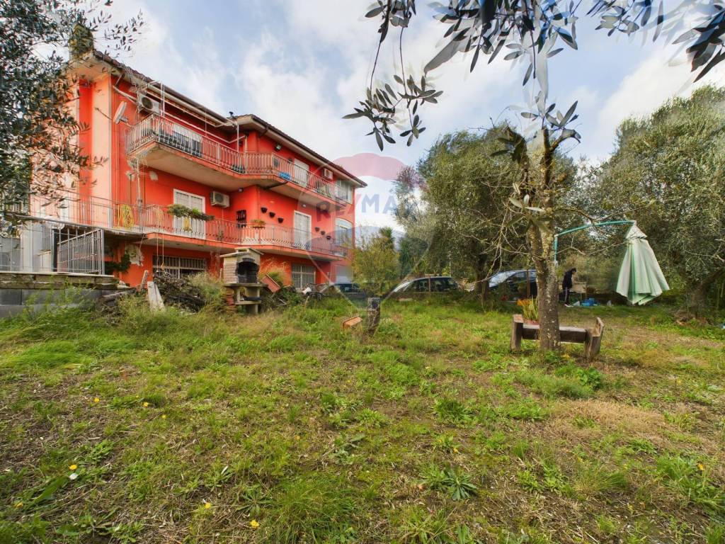 Appartamento in vendita a Roma via dell'ogliatella, 32