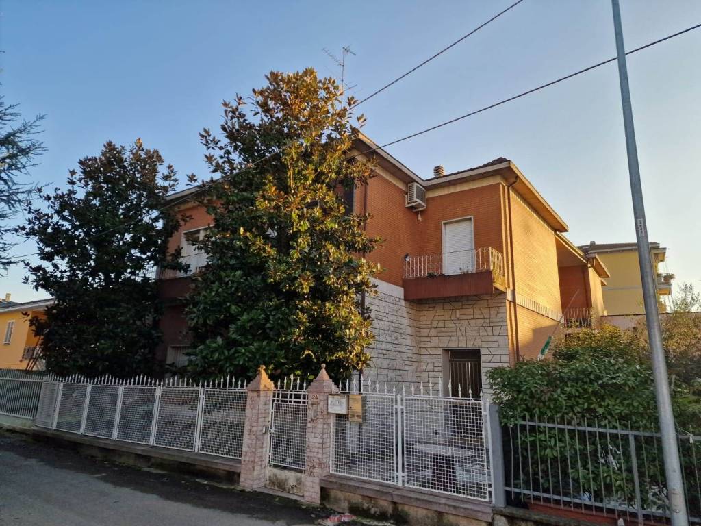Villa Bifamiliare in vendita a Castelfranco Emilia via Bruno Razzini, 24