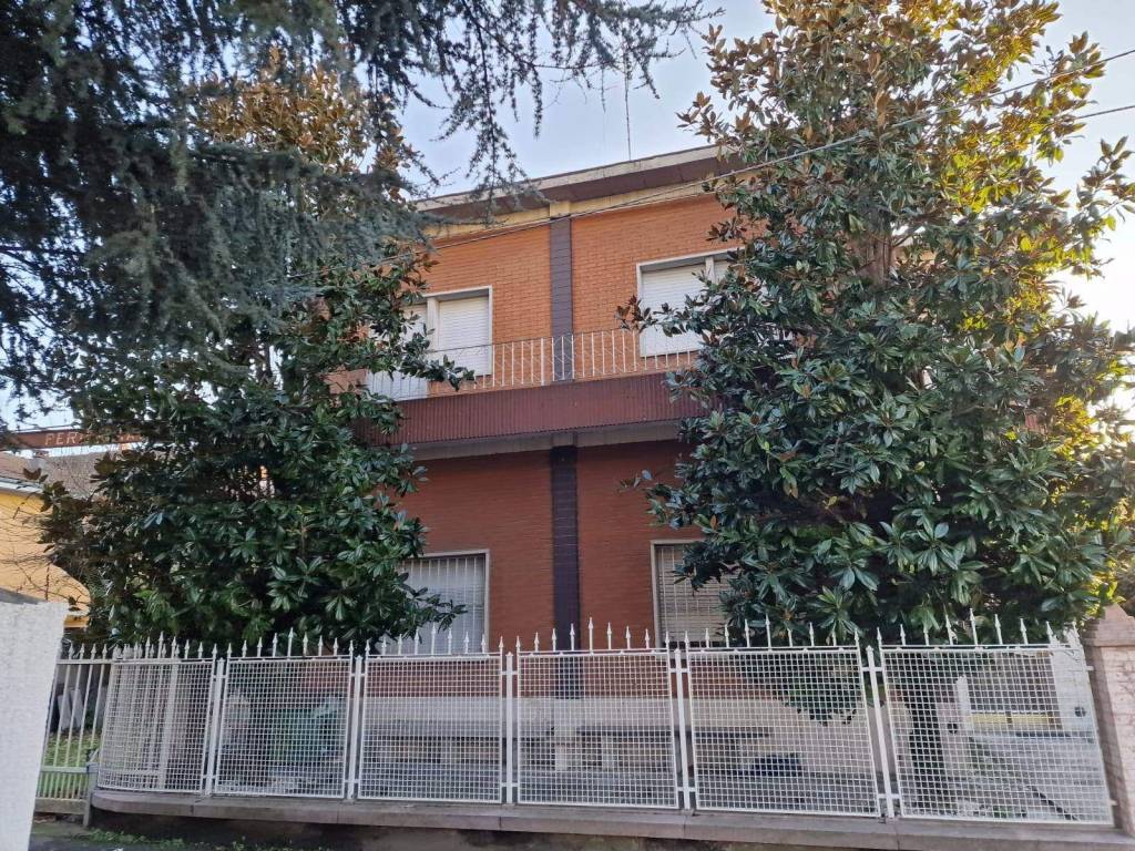 Casa Indipendente in vendita a Castelfranco Emilia via Bruno Razzini, 24